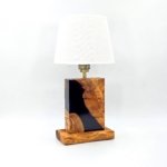 lampa z drewna oliwnego i żywicy epoksydowej