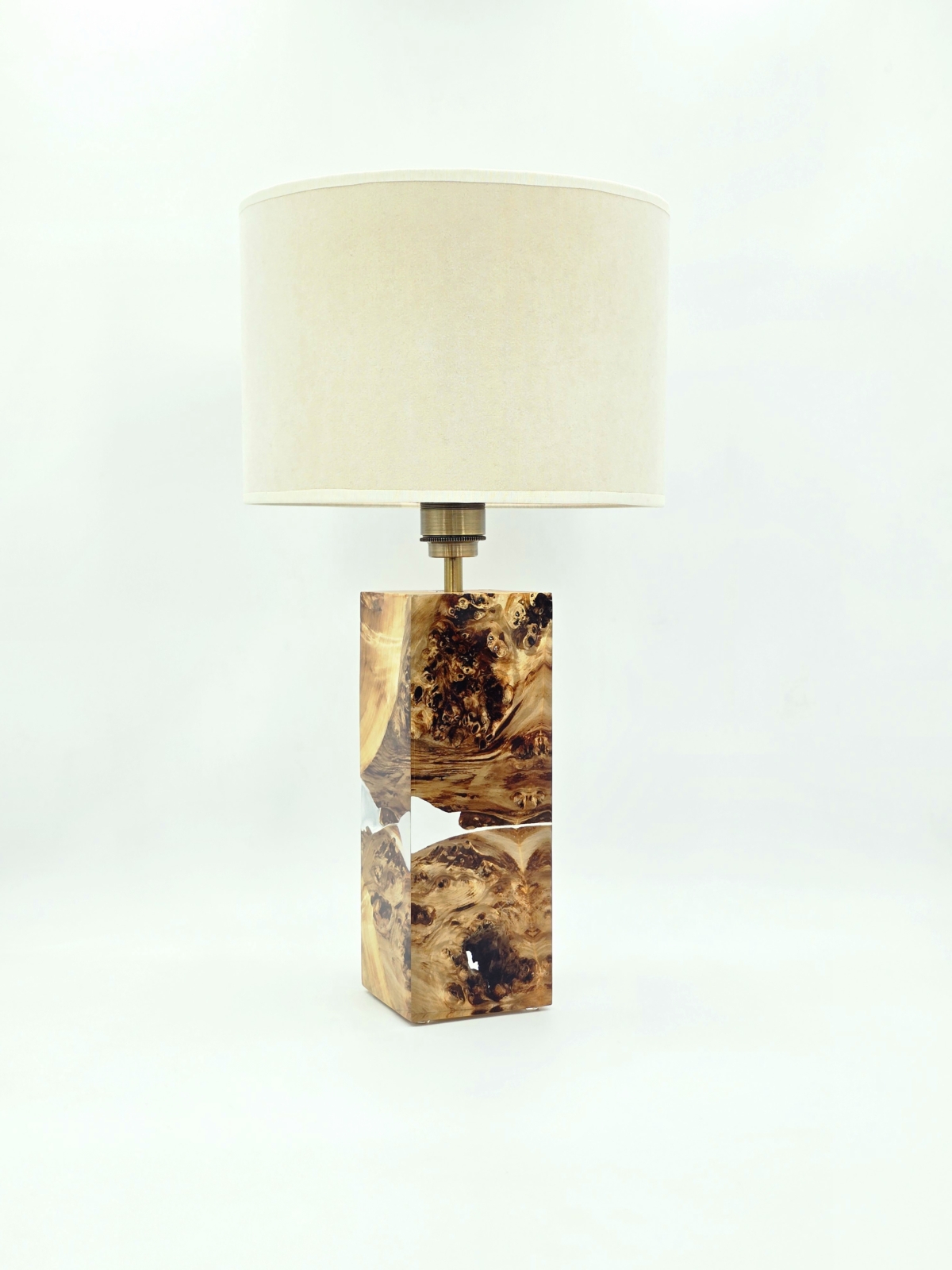 lampa stołowa z drewna topoli i żywicy – wuko (b58)