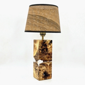lampa z drewna i żywicy epoksydowej handmade