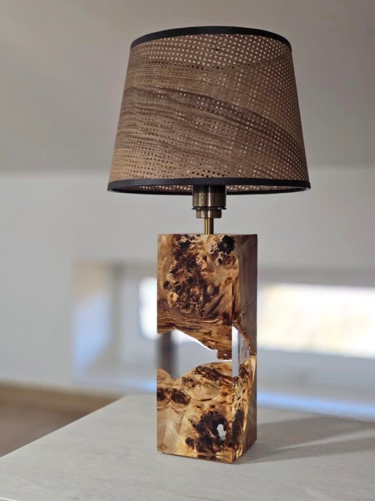 Lampa B58 z abażurem: stożek, brąz rattan